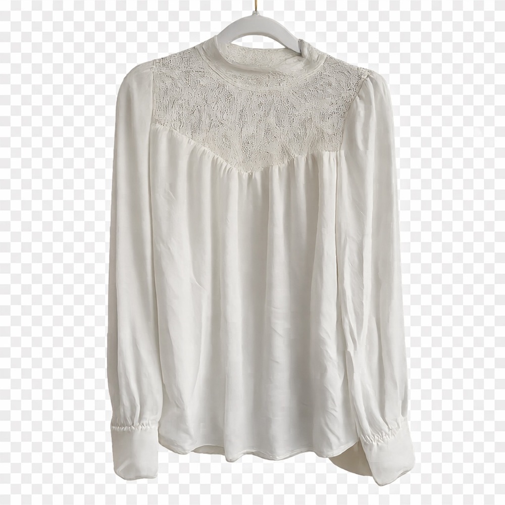 HALARA White Lace Blouse